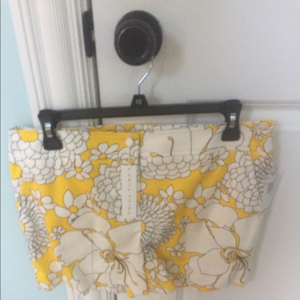 Trina Turk sunshine shorts 10 NWT $198 sold out